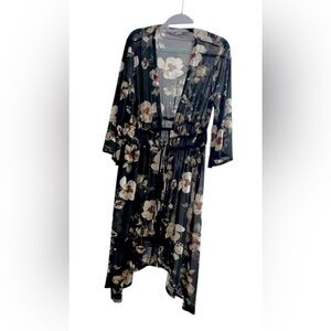 EMBER BLACK FLORAL SHEER COVER-UP, STRETCHY, LIKE NEW!! SIZE L
